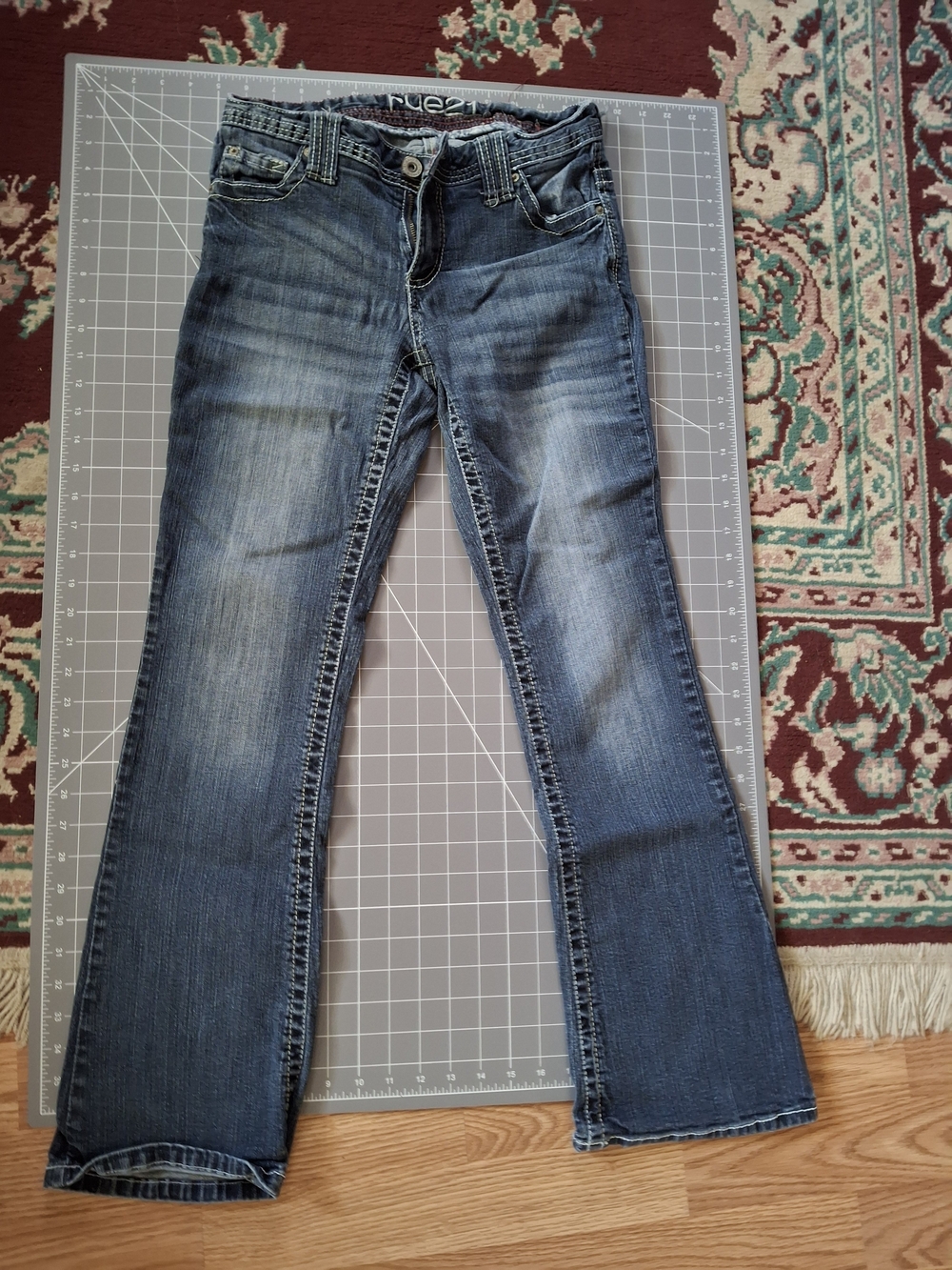 Rue21 Short 3/5 Embellished Bootcut Jeans (CFD049)